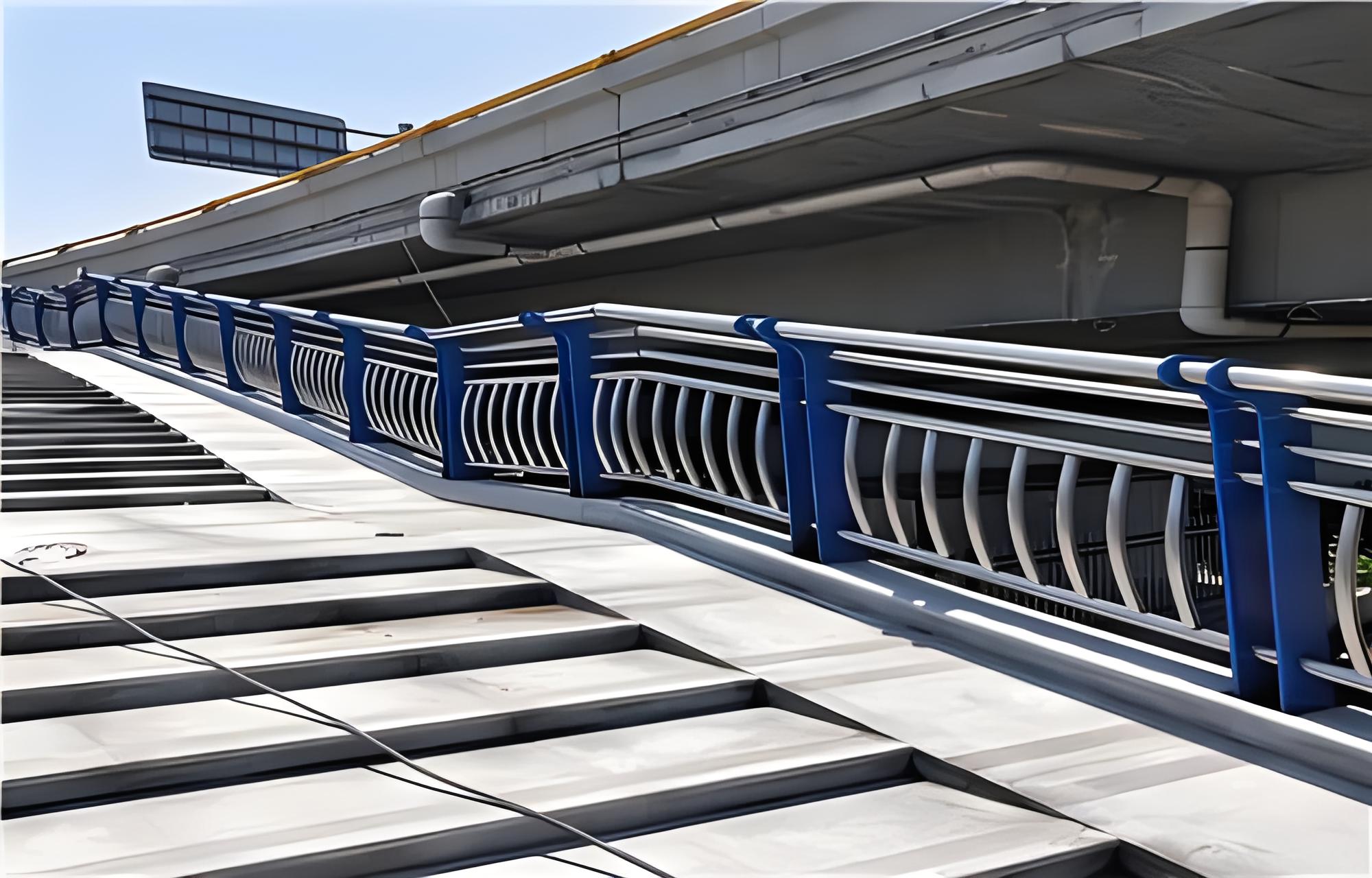 西宁不锈钢桥梁护栏维护方案：确保安全，延长使用寿命