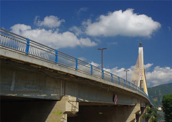 西宁不锈钢桥梁护栏常见问题及其解决方案